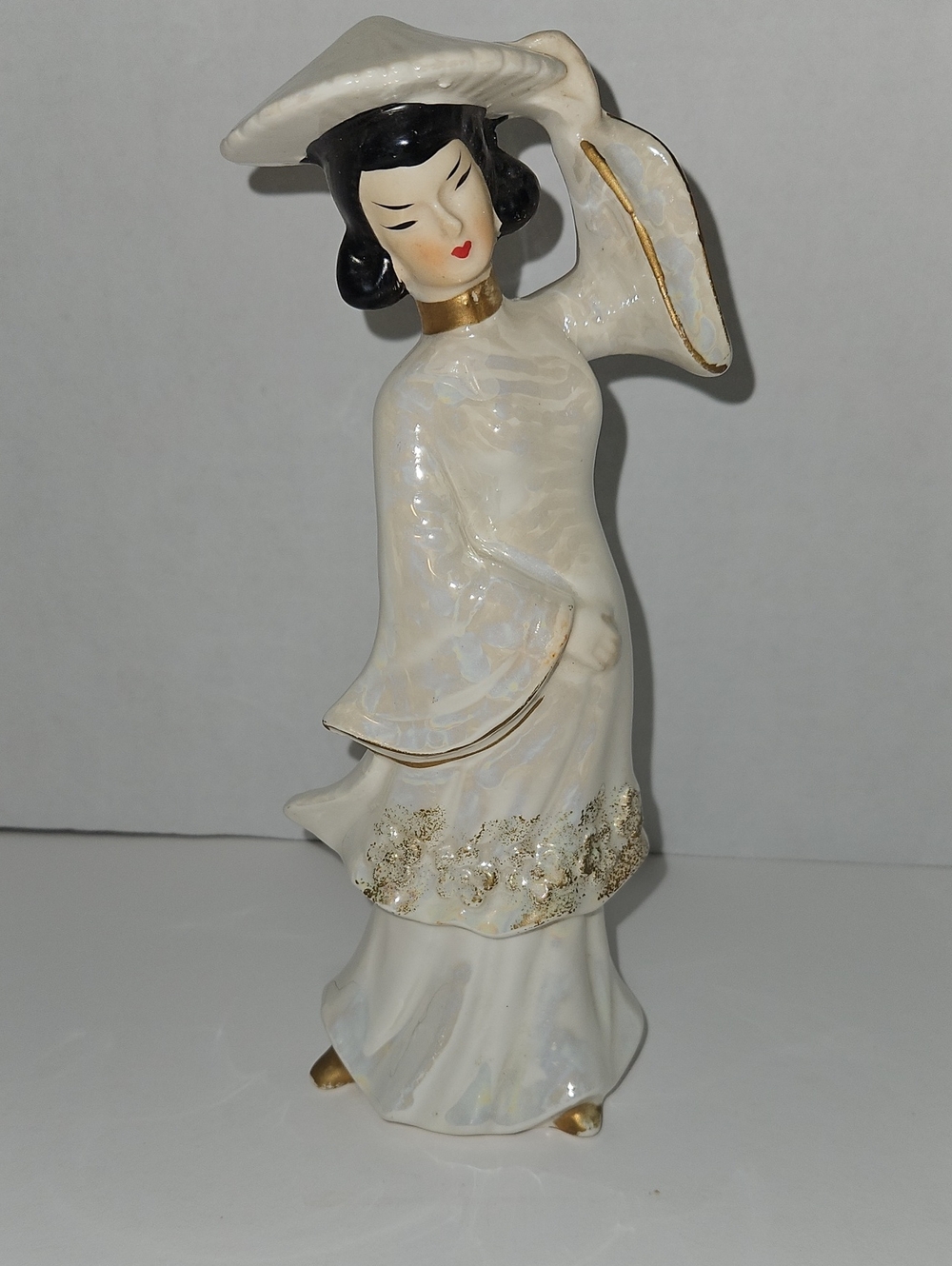 Vintage Lefton 8.5" Porcelain Geisha Figurine from the 1950s